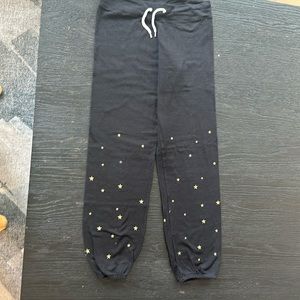 Adorable Monrow black sweats with cute gold star print